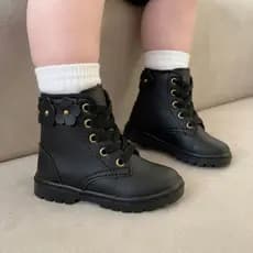 Coturno Infantil Flores Antiderrapante e Macio Couro Sintético Preto 19 ao 25