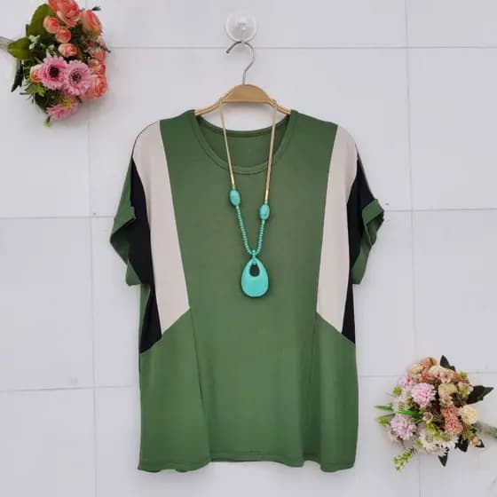 Novas camisetas femininas de tamanho grande