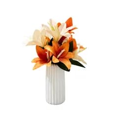 Arranjo Decorativo com Lírios Creme e Terracota | Vaso de Gesso Canelado | Decoração Elegante