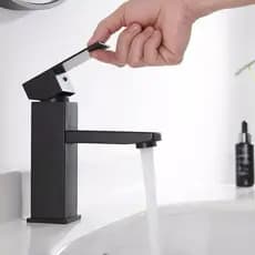 Torneira quadrada preta de água fria, torneira preta para armário de banheiro, torneira tinta quente e fria,