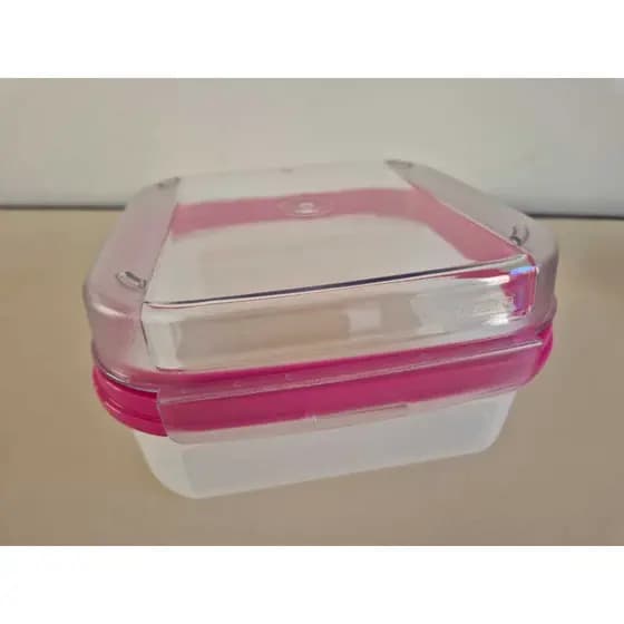 TUPPERWARE. MODULAR QUADRADO 1,1L PLUS. GUARDA COMIDA, GUARDA SEGREDO, SÓ NÃO GUARDA FOFOCA!