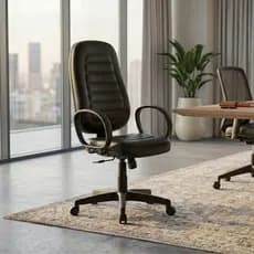 Cadeira Escritório Presidente Comfort Costurada Ergonômica NR17 Executiva Giratória Com Rodízios Courino