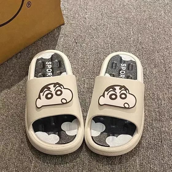{Chinelos Chinelos internos femininos desenhos animados japoneses Shin-Chan chinelos femininos verão bonito casa interio