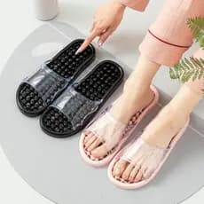 selipar wanita kasut perempuan Sandália 2025 Novo Banheiro Chinelos De Banho Verão Casa Massagem Sola Macia Vazamento Ág