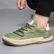 Sapatos masculinos de couro 2026 sapatos de palhaço de dedo do pé torto na moda couro macio respirável All-Match esporte