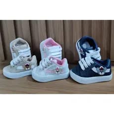 Tênis infantil de bebe bege azul ou rosa com detalhe branco enfeite urso marinheiro estiloso casual menino ou menina