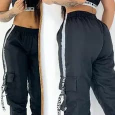 calca joger com bolso fita refletiva tendencia 2025
