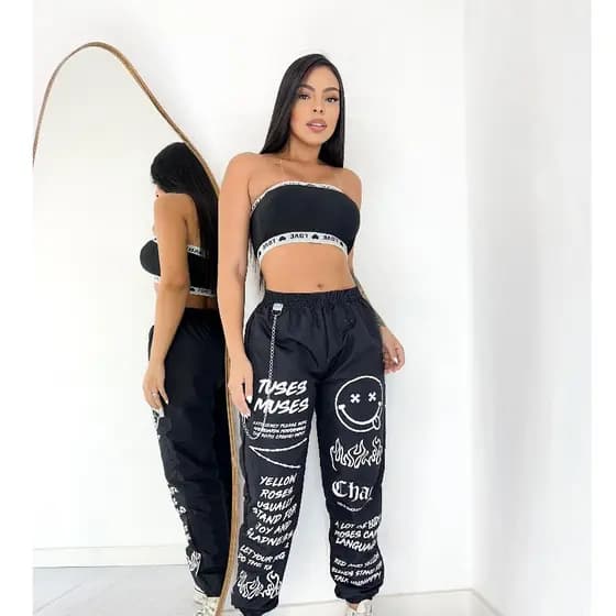 Calça Jogger Feminina Smile com Corrente - A Tendência que Une Conforto e Estilos