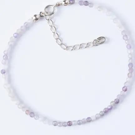 Pulseira Minimalista Facetada de Pedra Natural  Fluorita com Fecho de Prata 925 - Superação e Compreensão