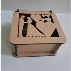 Kit com 10 caixas 8x8x5 cm tampa fixa com noivinhos e coração em MDF casamento / noivado