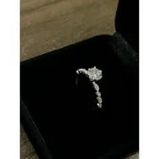 Anel de PRATA 925 LEGITIMA Solitário Cravejado Pedras de Zircônia e Jatiado, Debutante ou Formatura