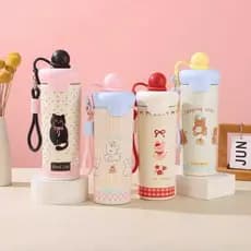 Garrafa Térmica Inox Cup 500ml Kawaii com Estampas Fofas, Canudo, Tampa Segura, Abridor e Alça Prática