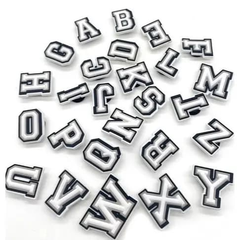 Kit 3 a 12 Letras Personalizadas Pins/Enfeites para Cro Rosa ou Branca *LEIA A DESCRIÇÃO*