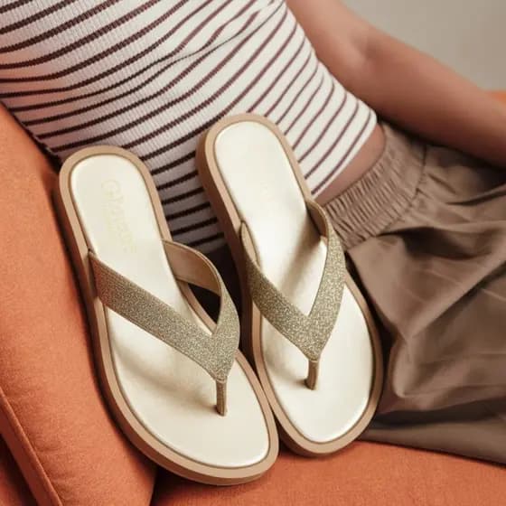 Chinelo Feminino Casual e Leve com Strass Brilhante Perfeito para o Estilo Diário - Duda