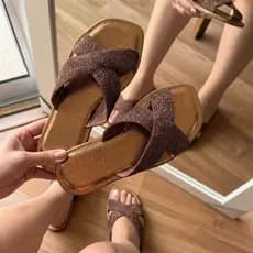 Sandália Feminina Rasteirinha Luxo com Strass e Bico Quadrado - Califórnia