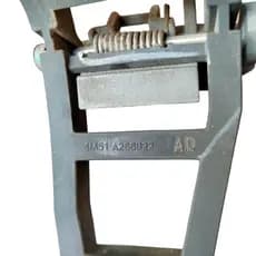 Suporte Maçaneta Externa Dianteira Direita Ford Focus 2009