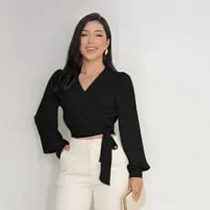 Blusa Cropped Transpassada com Amarração Dunas Preta Elegante Cintura Primavera Verão