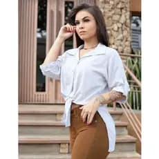 camisa feminina manga 3/4 detalhe alongado nas costas