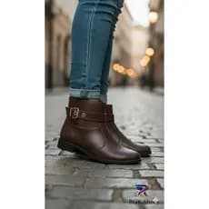 Bota Feminina Café Cano Curto Salto Baixo com Fivela Casual Confortável – RWS.Shoes