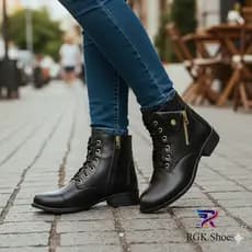 Bota Coturno Feminino Cano Curto Tratorado com Zíper Lateral Salto Baixo Confortável RWS.Shoes