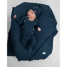Saída Maternidade Menino Emiliano Kit 3 Peças Fofinho Premium Macacão Touca Manta RN Luxo