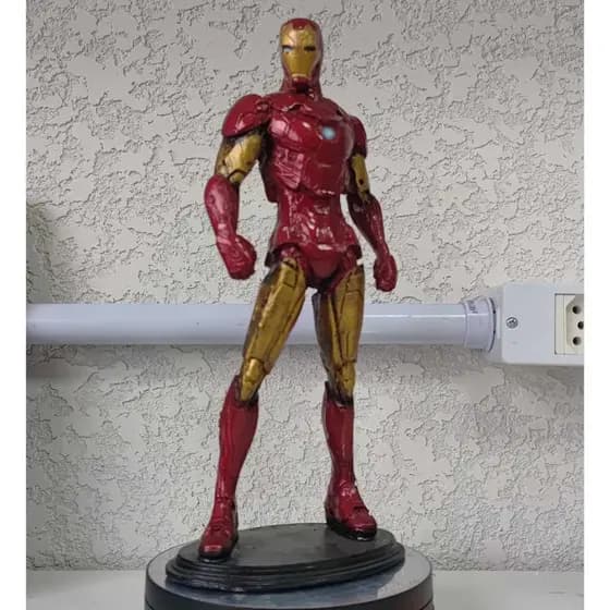 Boneco de Resina Homem de Ferro (Iron Man) – Detalhado