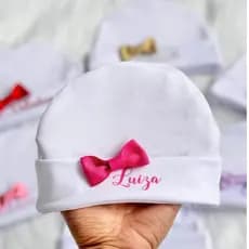 Touca bebê com o nome personalizado | Touquinha Saída Maternidade | Touca para Bebê Menina e Menino.