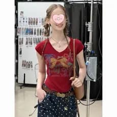 2026 verão doce legal menina magro-ajuste mais magro olhar topo arco impressão vermelho com decote em v camiseta de mang