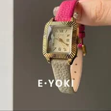 Yiyou sete rosa vermelho cor combinando pequeno relógio quadrado cinto Digital feminino nicho luz luxo elegante relógio