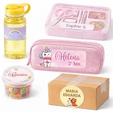 Kit 82 Etiquetas Escolares Personalizadas Vinil Premium À Prova d’Água 21 Temas Infantil Voltas As Aulas