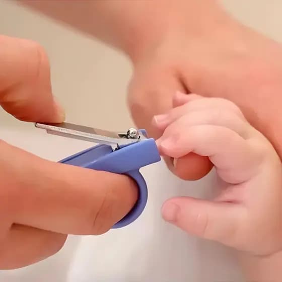Kit Higiene Bebê 6 Peças Cuidados Unhas Cabelos Escova Pente Cortador Tesoura Limpeza Infantil