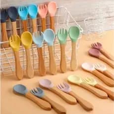Kit Colher e Garfo de Silicone Talher com Cabo de Madeira infantil Introdução Alimentar Refeição para Bebê
