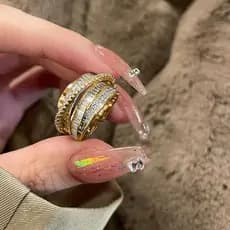 Anel de zircão cravejado de diamantes de aço titânio leve e luxuoso influenciador indústria pesada brilhante multicamada