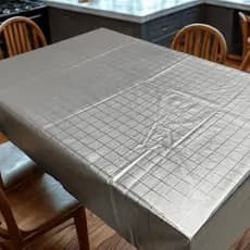 Toalha de Mesa Metalizada 6 ou 8 Lugares 3D  luxo térmica varias estampas impermeável Kapazi