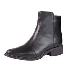 Bota em Couro Bico Fino Cano Curto Feminina Preta
