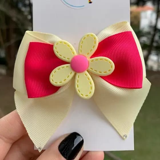 Laço flor - laço primavera - laço na presilha - presilha de cabelo com flor