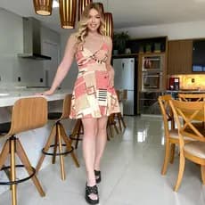 Vestido Decote V Alça Fina Soltinho Leve Curto Rodado