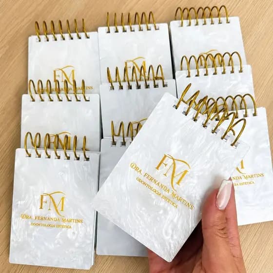 KIT 10 MINI BLOQUINHOS 7X10CMPERSONALIZADOS COM CAPA EM ACRÍLICO MADREPÉROLA  PAPELARIA