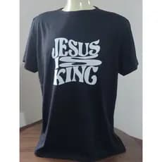 Camiseta Masculina com frase Jesus is King