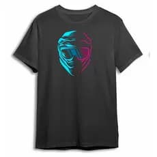 Camiseta estampada linha Premium com capacete estampado em DTF.