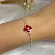 Pulseira Trevo 4 Folhas Prata com Vermelho Inspiração Virgínia