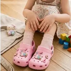 Babuche Infantil Feminino com Pins Cute Antiderrapante Leve Confortável