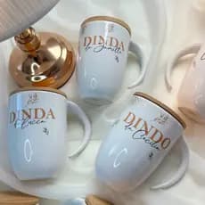 Caneca luxo meia alça com tampa de bambu meia lua personalizada nome/presente/convite/madrinha/padrinhos/batismo/casamen