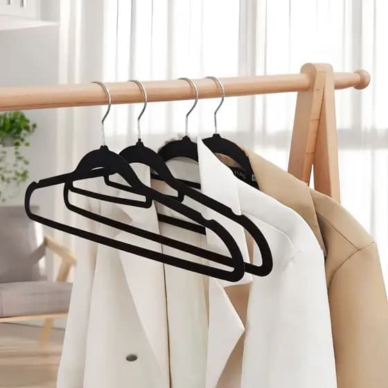 Cabides Veludo Antideslizante Preto Kit Para Guarda Roupa Adulto
