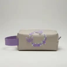 🦋 Necessaire Bordada Premium – Elegância e Utilidade em um Só Produto