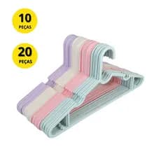 Kit com 20 ou 10 Cabides Coloridos de Plástico 40x19cm – Antiderrapante, Reforçado, Ideal para Roupas, Casacos e Camisas