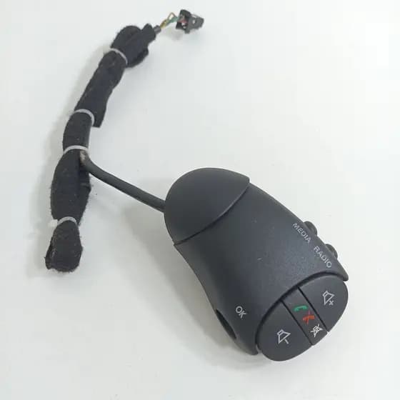 Controle Comando Som Satélite Renault Clio Sandero Logan