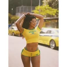 Conjunto Brasil Feminino Cropped Alcinha e Short Verde Amarelo Copa 2026 Look Torcedora Futebol