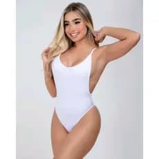 body cavado feminino