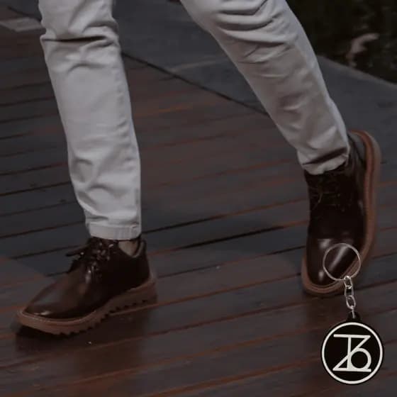 Sapato Social Oxford Luca Tratorado Confortável Masculino Social Brogue + Brinde Chaveiro Thézb Dia dos Pais